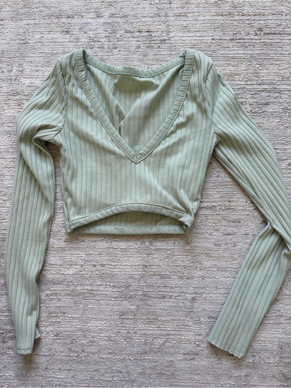 SHEIN Pale Sage Ribbed V-Neck Long Sleeve Crop Top (Size XS) - Picture 3 of 3
